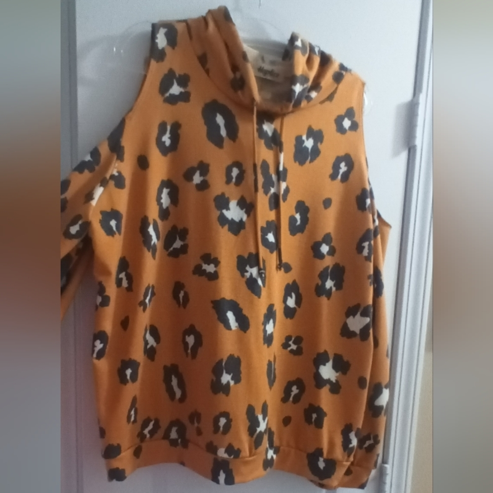 Hooded off the shoulder pull over